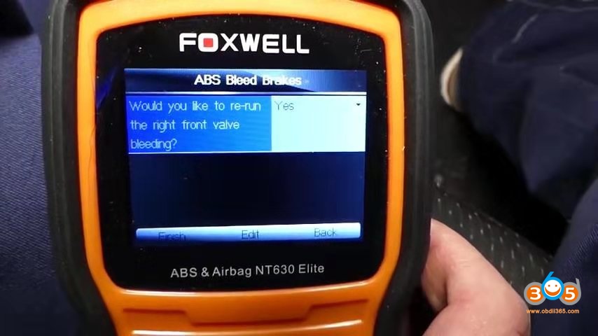 Foxwell Chrysler Abs Bleeding 11