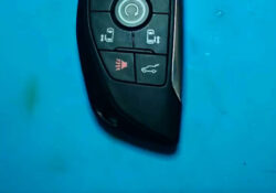 disassemble-buick-gl8-smart-key-1